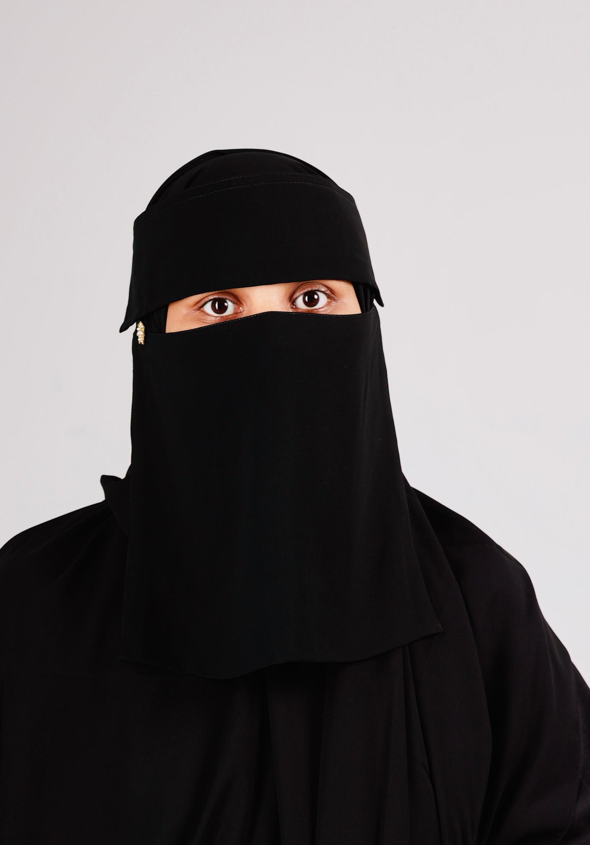 Liara Medium Flap Niqab with Leaf Locket – 10 Inch Length