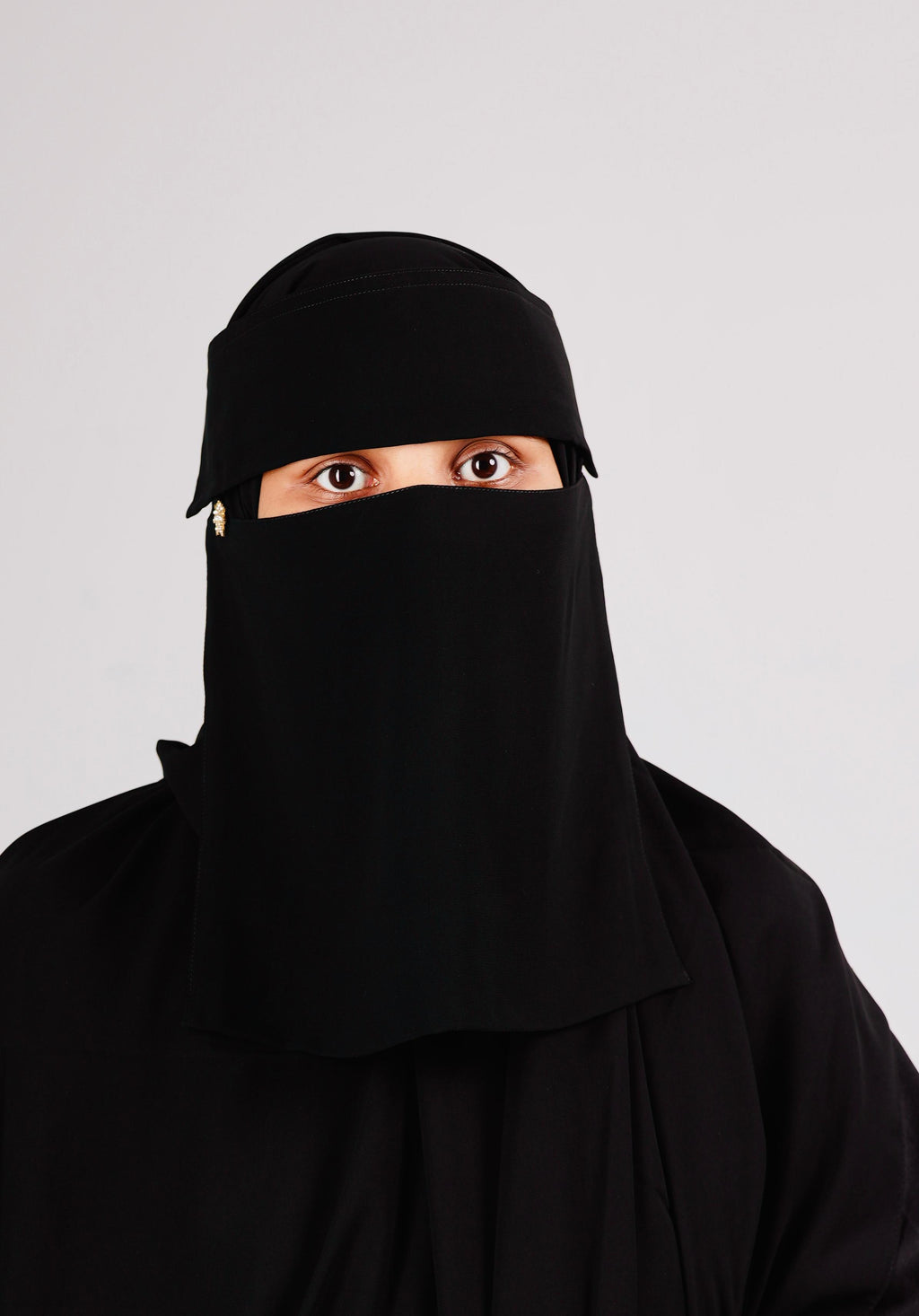 Liara Medium Flap Niqab with Leaf Locket – 10 Inch Length