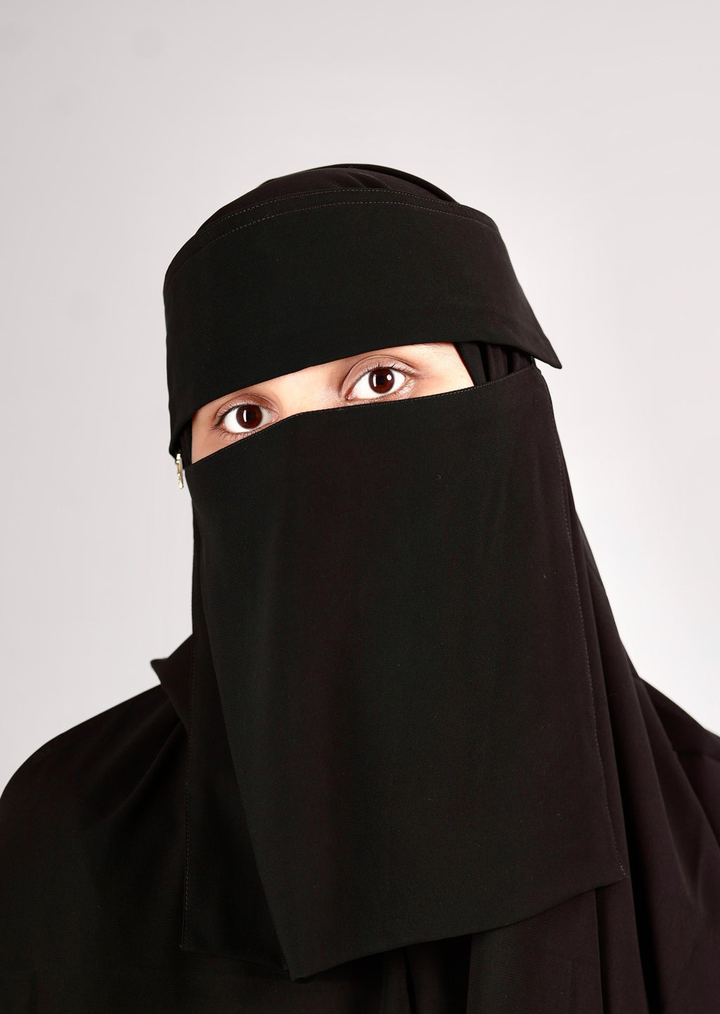 Liara Medium Flap Niqab with Leaf Locket – 10 Inch Length
