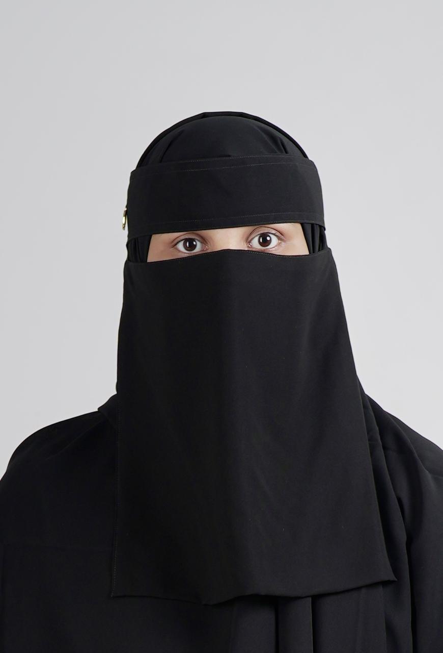 Liara Large Niqab with Round Locket – 11 Inch Length